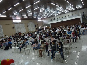 第25回パラナ幼少年お話大会の客席