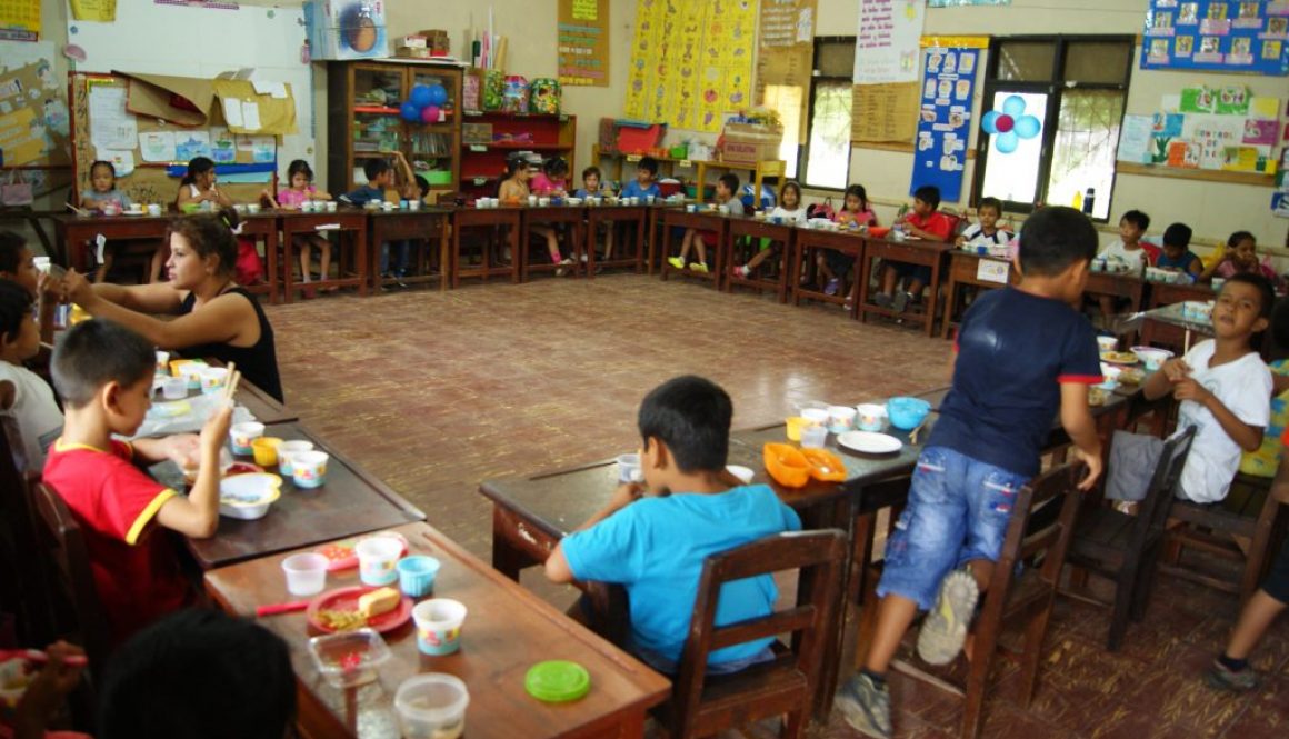 Colegio San Juan: Los materiales educativos en las clases y el mapa de Japón